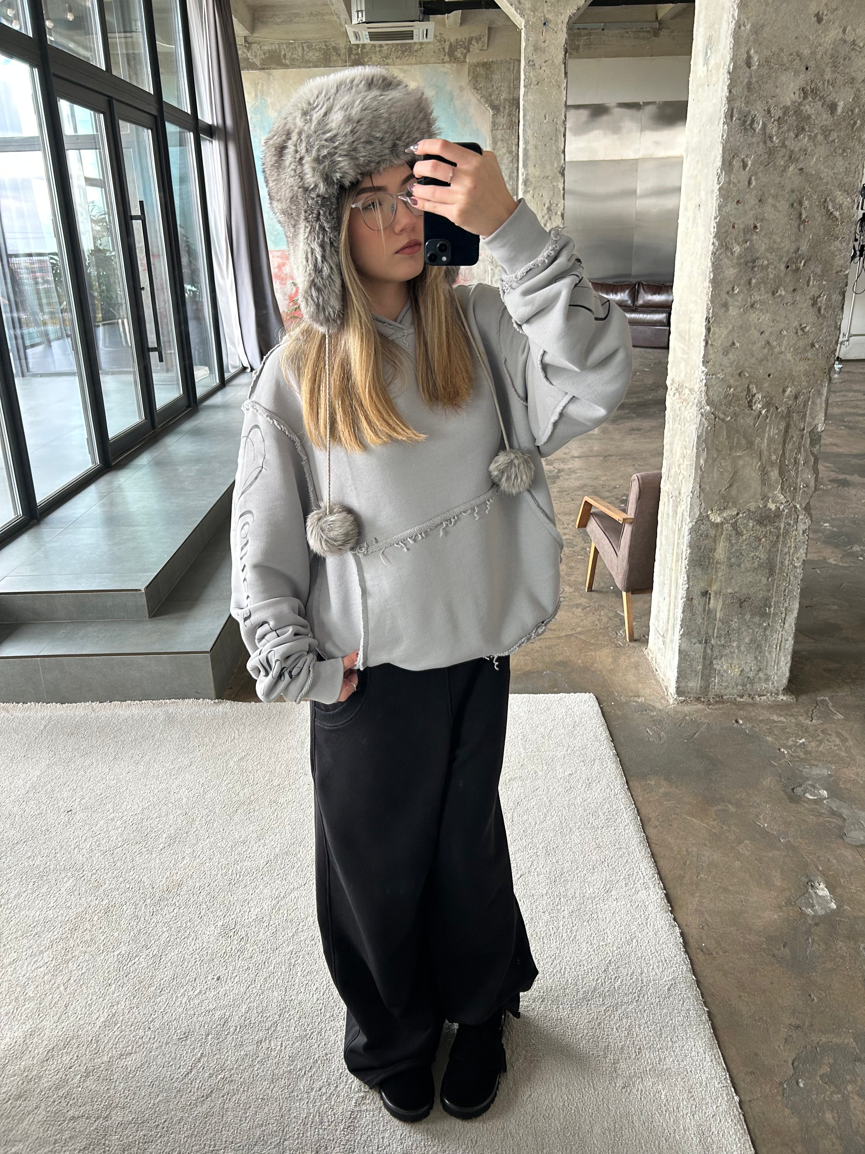 «HOMELESS PLACE» CEMENT HOODIE