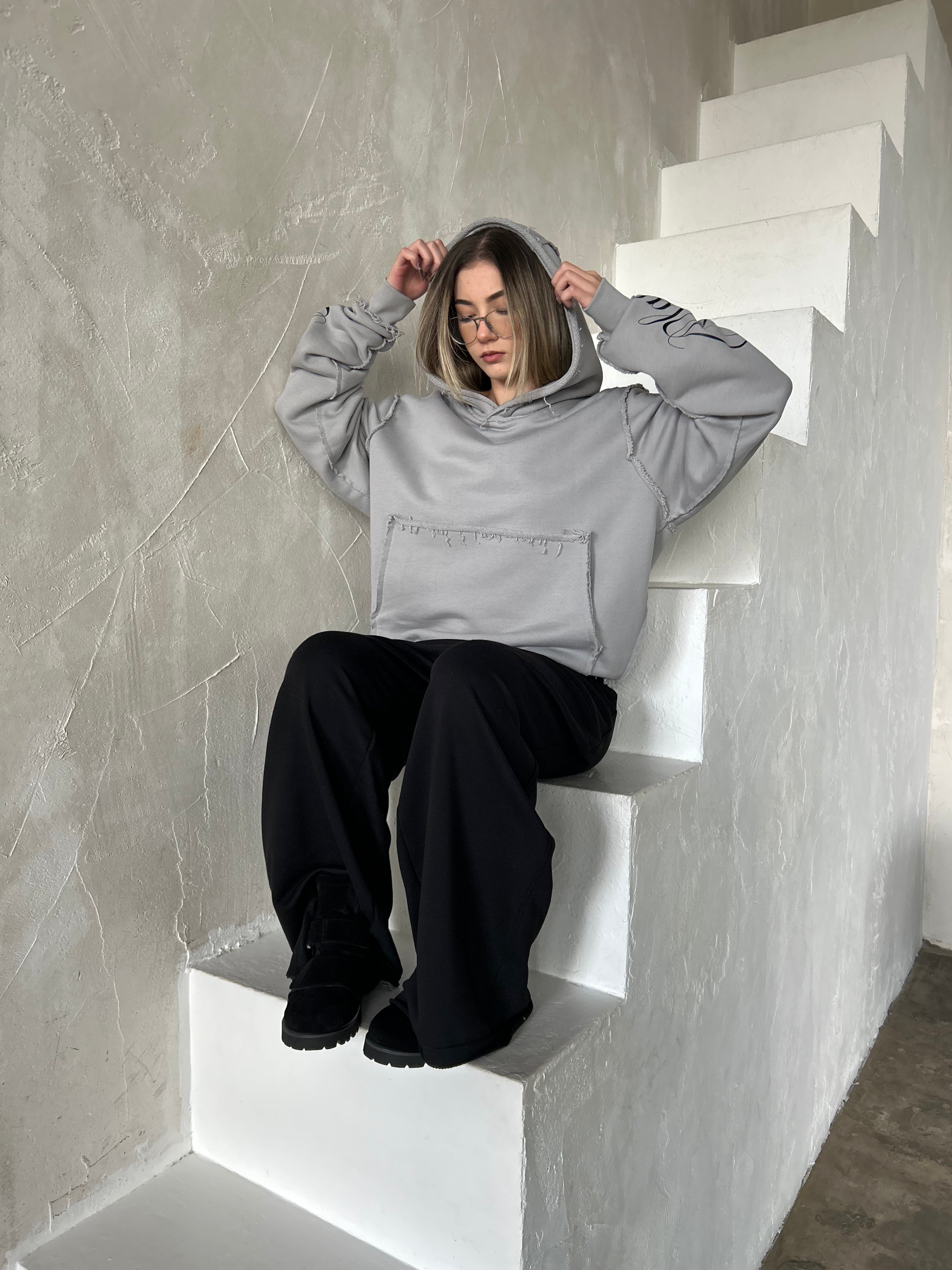 «HOMELESS PLACE» CEMENT HOODIE