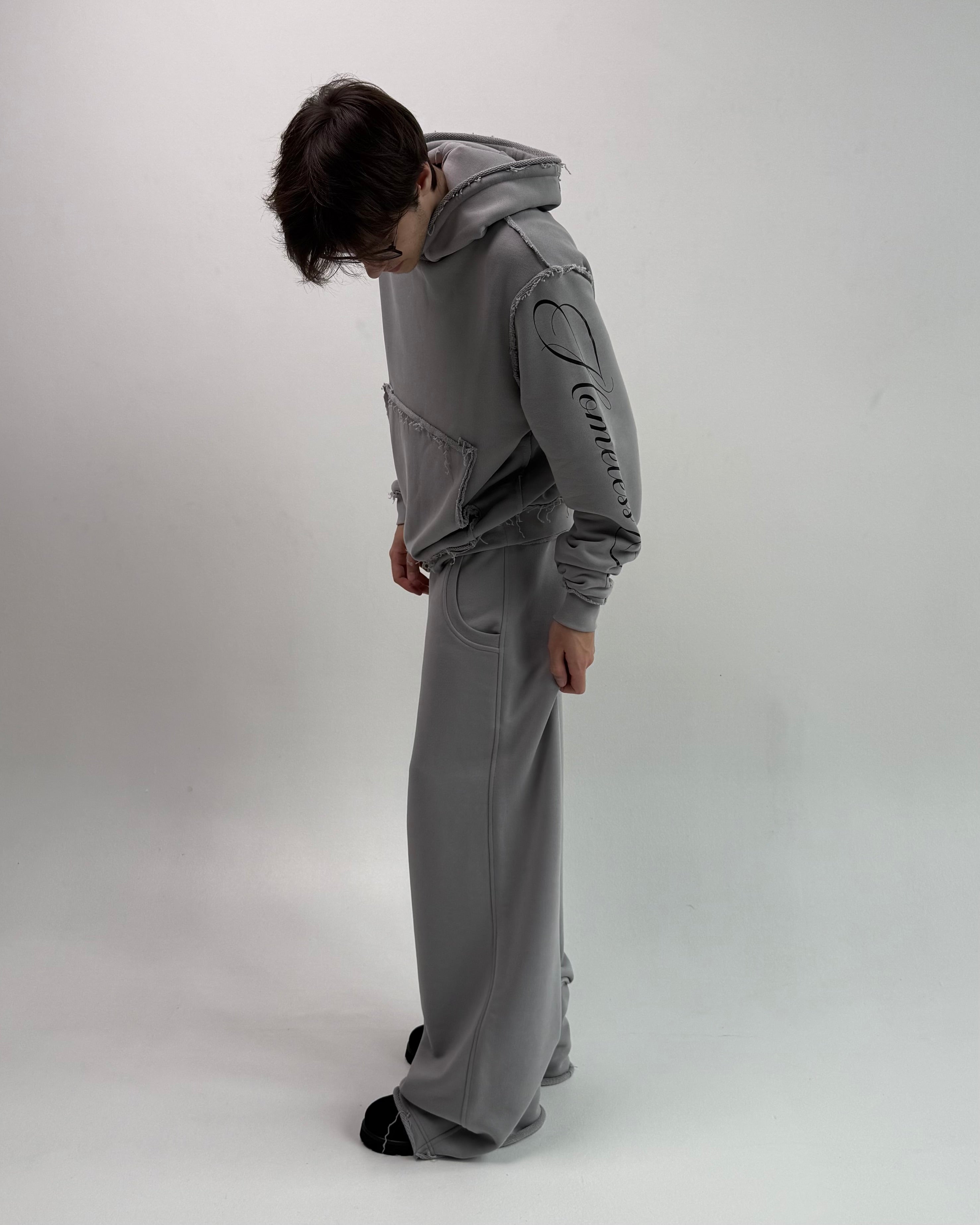 «HOMELESS PLACE» CEMENT SWEATPANTS