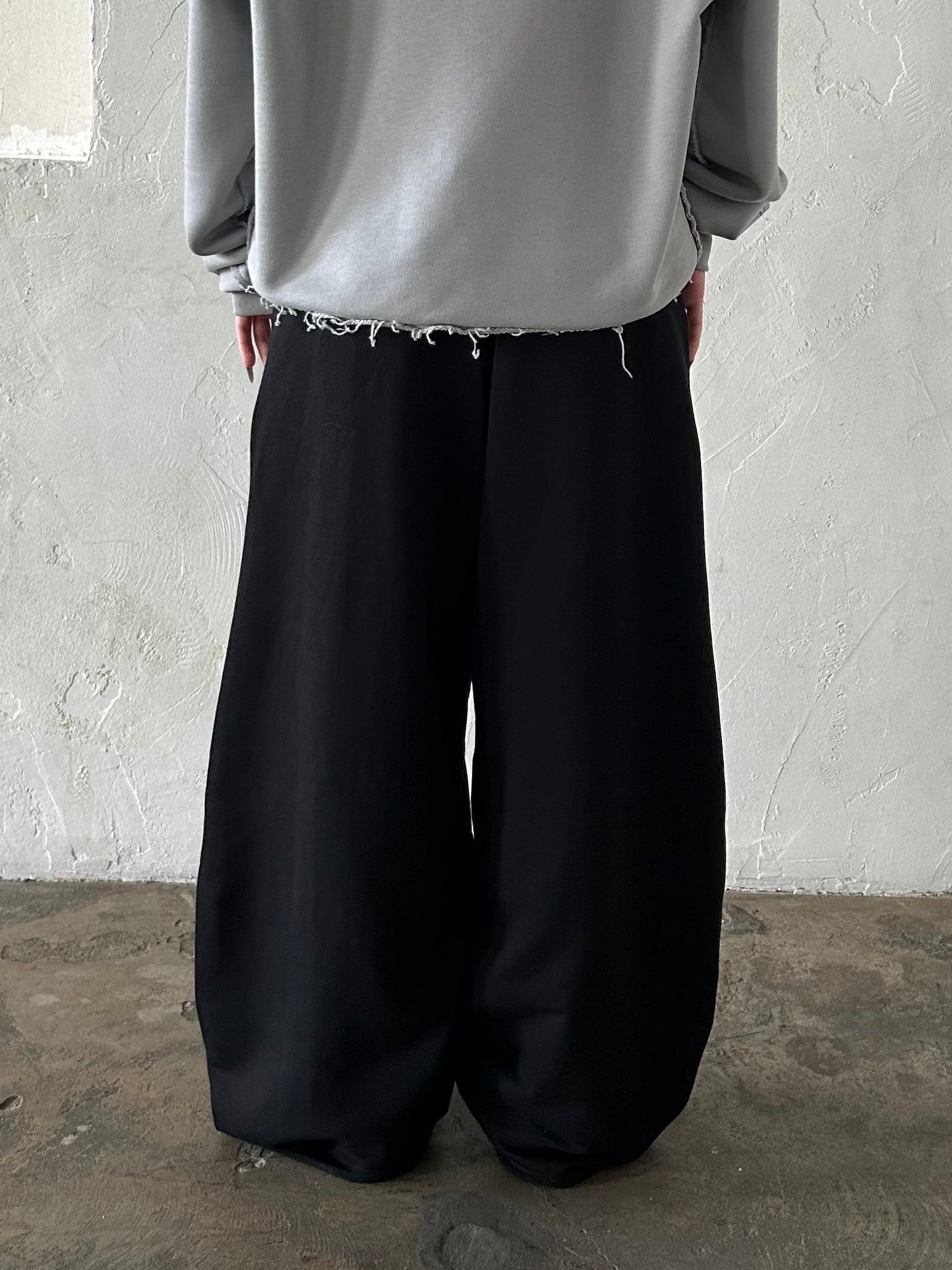 «BASIC» BLACK SWEATPANTS
