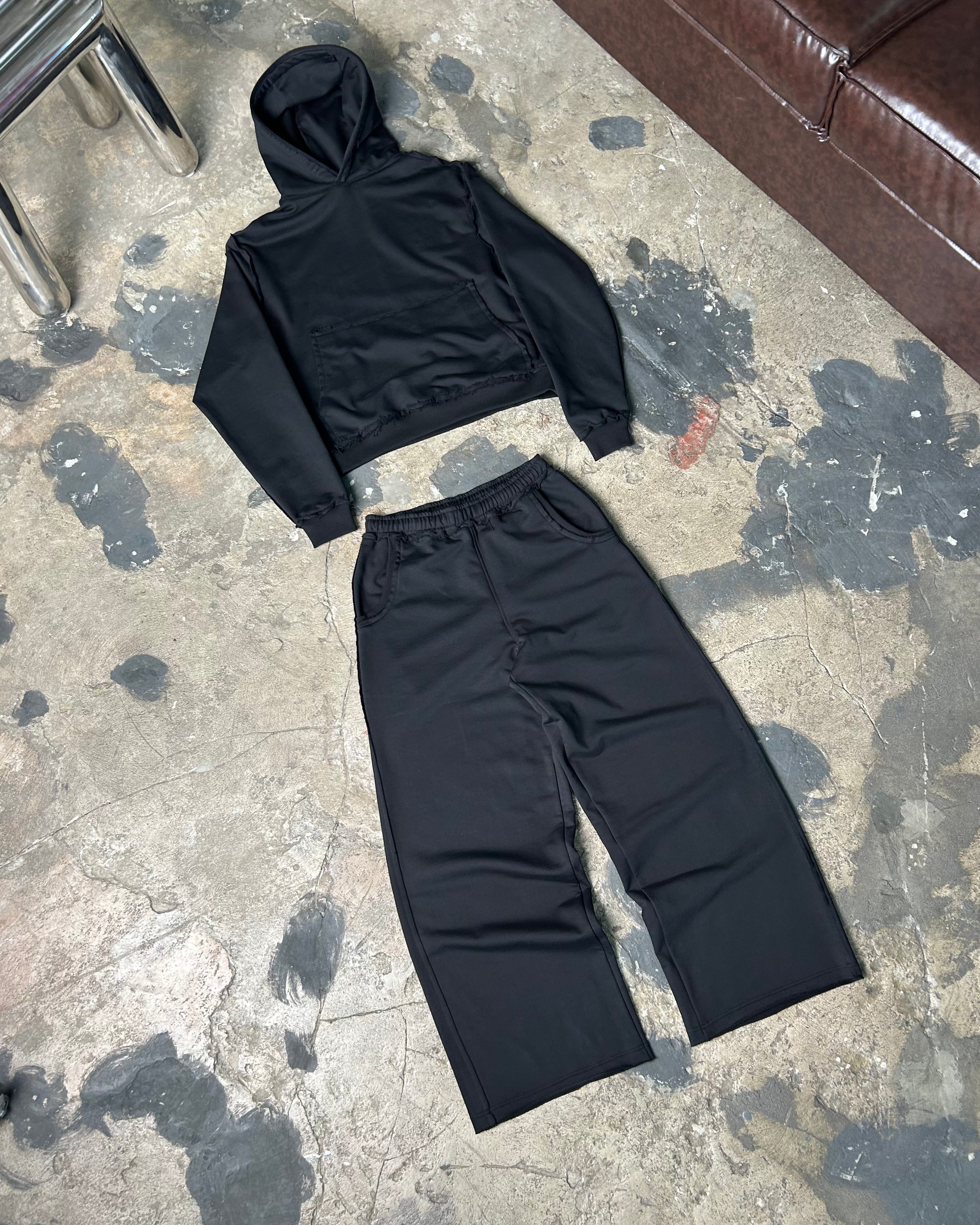 «RAW» BLACK HOODIE