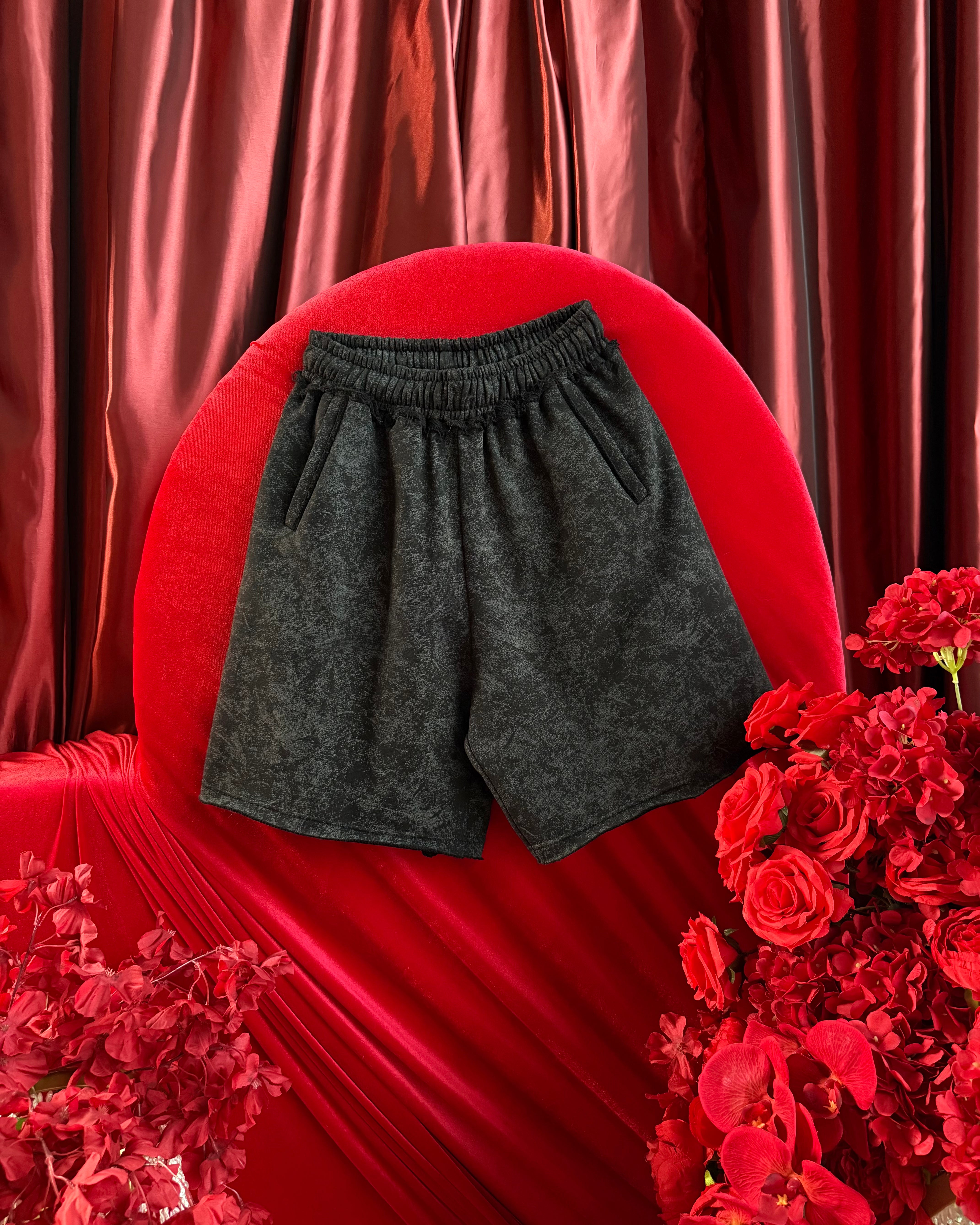 «WASHED» RAW BLACK SHORTS