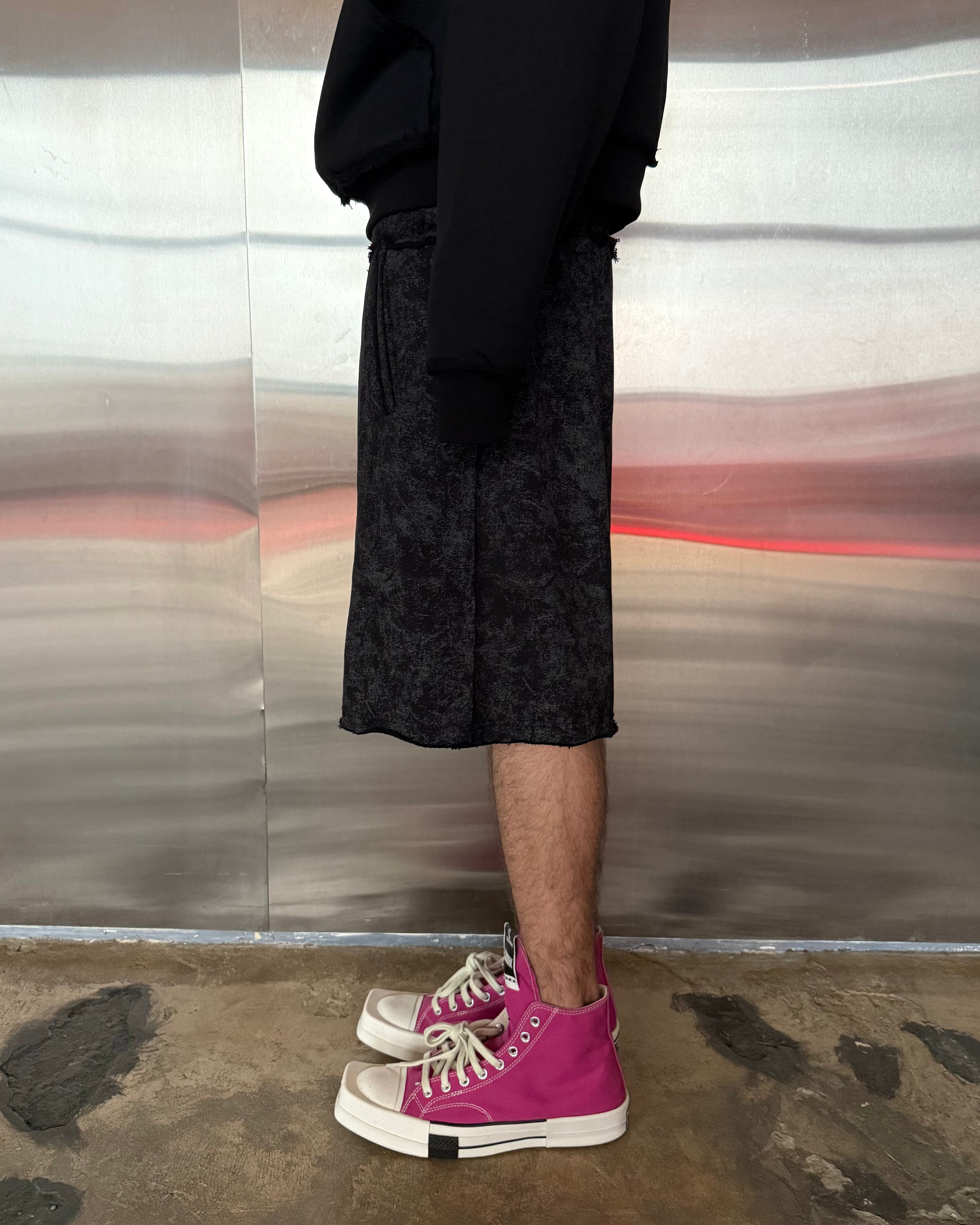 «WASHED» RAW BLACK SHORTS